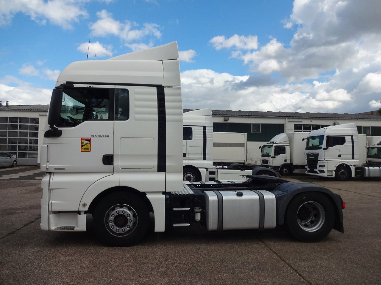 MAN TGX 18.460, XLX, ACC, 2 x Tank - Cabeza tractora: foto 4 MAN TGX 18.460, XLX, ACC, 2 x Tank - Cabeza tractora: foto 4