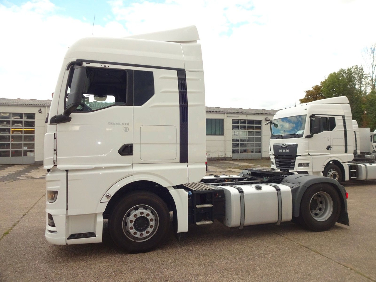 MAN TGX 18.470, XLX, ACC, Intarder, 2 x Tanks - Cabeza tractora: foto 5 MAN TGX 18.470, XLX, ACC, Intarder, 2 x Tanks - Cabeza tractora: foto 5