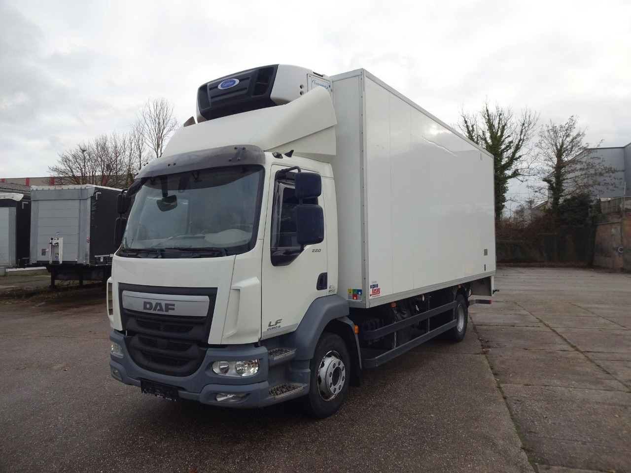 DAF LF 220, 16 T, LBW, Türen, Klima, Automat, Kamera - Camión caja cerrada: foto 3 DAF LF 220, 16 T, LBW, Türen, Klima, Automat, Kamera - Camión caja cerrada: foto 3