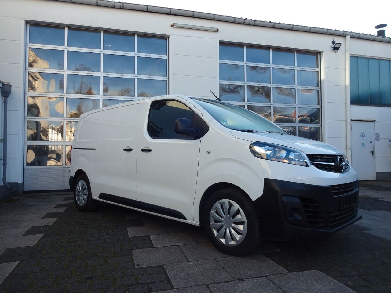 Opel 50 x Vivaro Kasten L1H1, Klima, PDC, - Furgoneta pequeña: foto 3 Opel 50 x Vivaro Kasten L1H1, Klima, PDC, - Furgoneta pequeña: foto 3