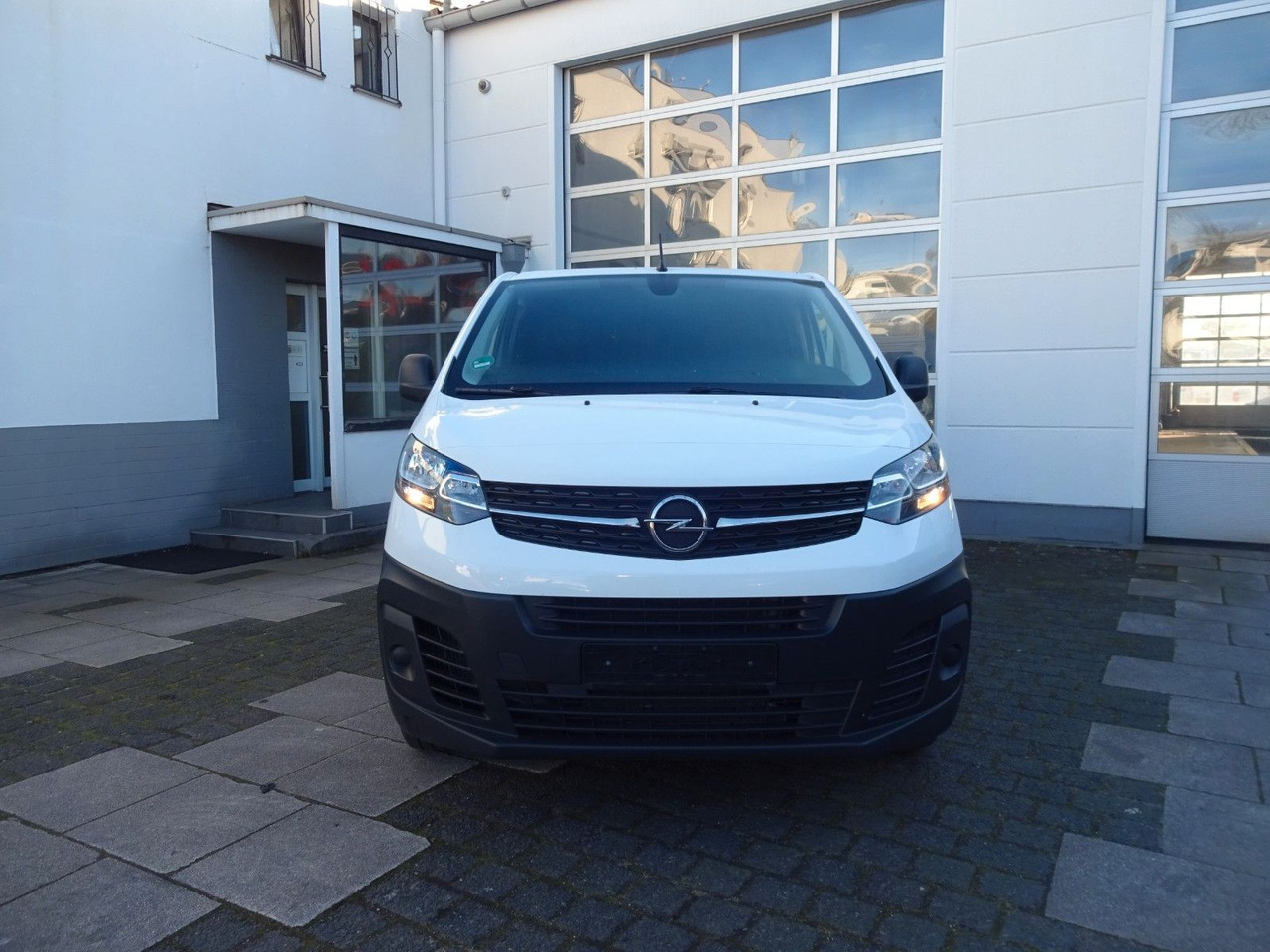 Opel 50 x Vivaro Kasten L1H1, Klima, PDC, Tempomat - Furgoneta pequeña: foto 2 Opel 50 x Vivaro Kasten L1H1, Klima, PDC, Tempomat - Furgoneta pequeña: foto 2