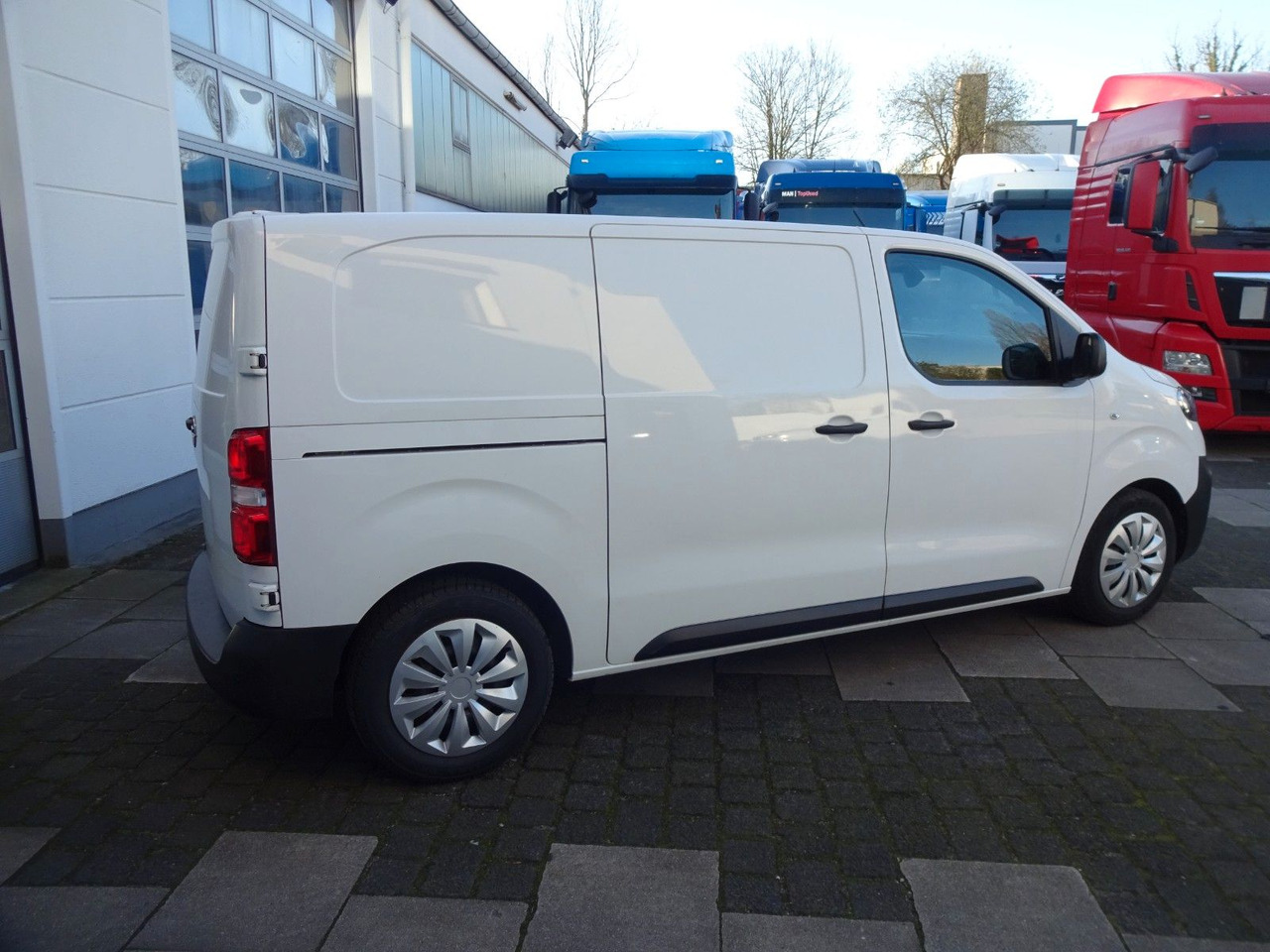 Opel Vivaro Kasten L1H1, Klima, PDC, - Furgoneta pequeña: foto 5 Opel Vivaro Kasten L1H1, Klima, PDC, - Furgoneta pequeña: foto 5