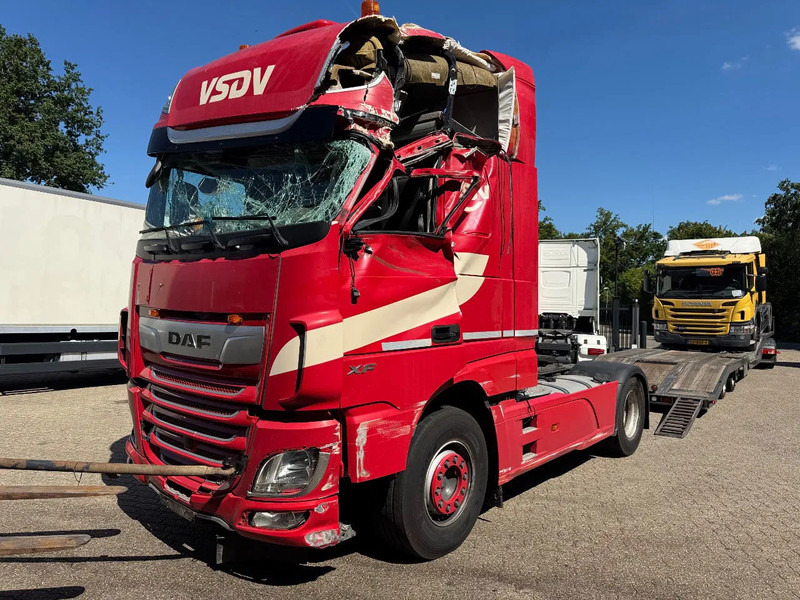 DAF XF 480 4X2 SSC Standairco 2x tank PROD 2019 CABIN DAMAGE 524.410KM - Cabeza tractora: foto 1 DAF XF 480 4X2 SSC Standairco 2x tank PROD 2019 CABIN DAMAGE 524.410KM - Cabeza tractora: foto 1
