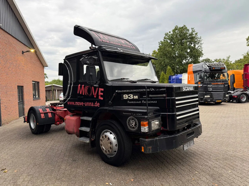 Scania T93M 220 Torpedo 3 zitplekken, Vangmuil, ex rijschool - Cabeza tractora: foto 2 Scania T93M 220 Torpedo 3 zitplekken, Vangmuil, ex rijschool - Cabeza tractora: foto 2