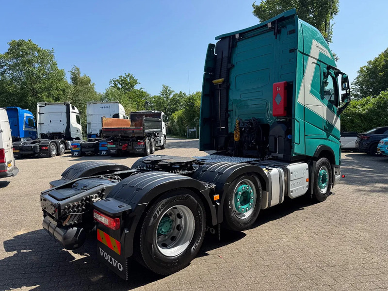 Volvo FH 500 Globetrotter XL ADR! 305.330KM! Gestuurde Voorloopas 2x tank APK 03/2026 - Cabeza tractora: foto 3 Volvo FH 500 Globetrotter XL ADR! 305.330KM! Gestuurde Voorloopas 2x tank APK 03/2026 - Cabeza tractora: foto 3