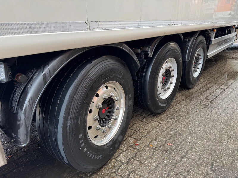 Kraker CF 200 92m3 Agrar Lenkachse/Steering axle Hogedrukreiniger - Semirremolque piso movil: foto 4 Kraker CF 200 92m3 Agrar Lenkachse/Steering axle Hogedrukreiniger - Semirremolque piso movil: foto 4