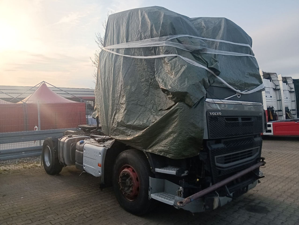 Volvo FH 500 Globe CRAWLER Hydr.,Luft/Luft Motor läuft - Cabeza tractora: foto 1 Volvo FH 500 Globe CRAWLER Hydr.,Luft/Luft Motor läuft - Cabeza tractora: foto 1