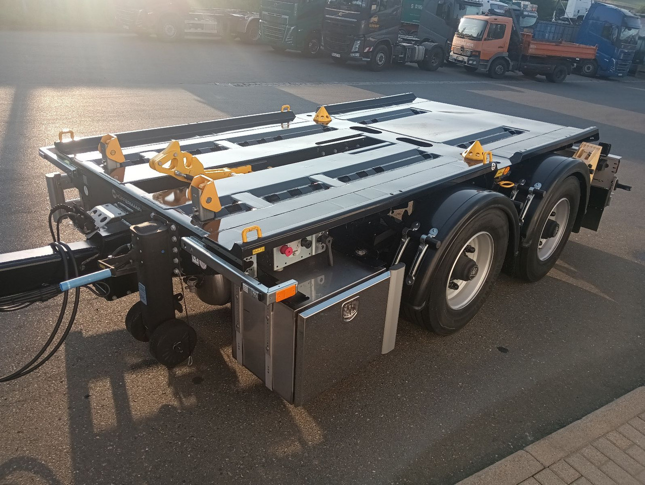 Hüffermann 2-ACHS-MINI-CARRIER MULTIFIX verzinkt NEU BPW Hüffermann 2-ACHS-MINI-CARRIER MULTIFIX verzinkt NEU BPW - Remolque multilift/ Portacontenedores de cadenas: foto 2 Hüffermann 2-ACHS-MINI-CARRIER MULTIFIX verzinkt NEU BPW Hüffermann 2-ACHS-MINI-CARRIER MULTIFIX verzinkt NEU BPW - Remolque multilift/ Portacontenedores de cadenas: foto 2