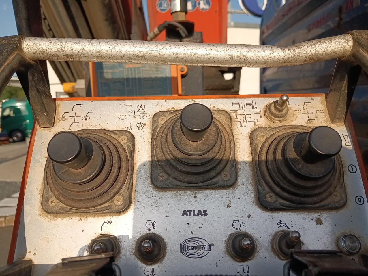 MAN TGS 26:480 6x4 EURO5 ATLAS 240.2E-A4 3-S-Kipper - Camión volquete, Camión grúa: foto 5 MAN TGS 26:480 6x4 EURO5 ATLAS 240.2E-A4 3-S-Kipper - Camión volquete, Camión grúa: foto 5