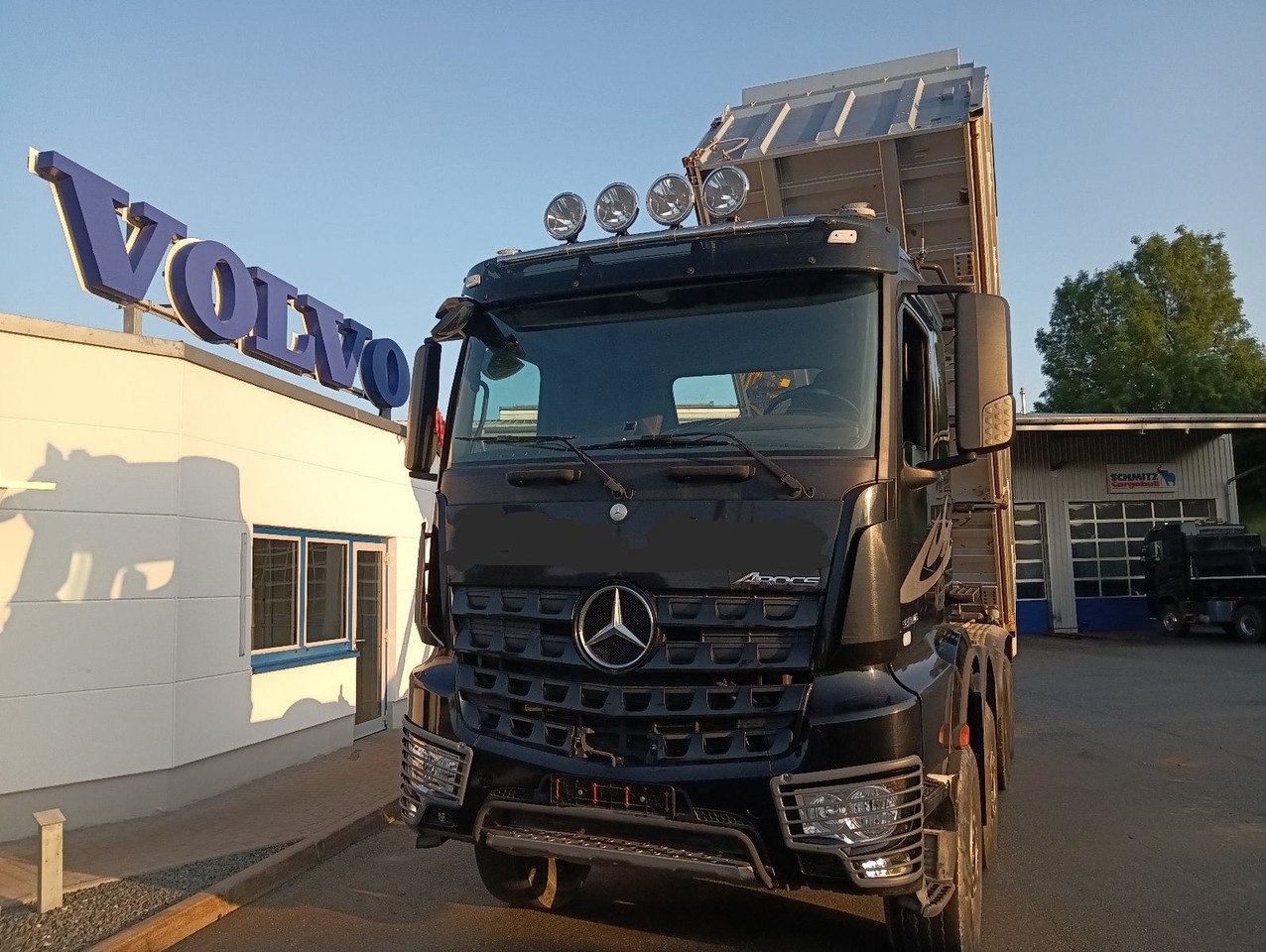 Mercedes-Benz AROCS 3246 8x4 MEILLER 3-Seiten Bordmatic SCHALT - Camión volquete: foto 1 Mercedes-Benz AROCS 3246 8x4 MEILLER 3-Seiten Bordmatic SCHALT - Camión volquete: foto 1