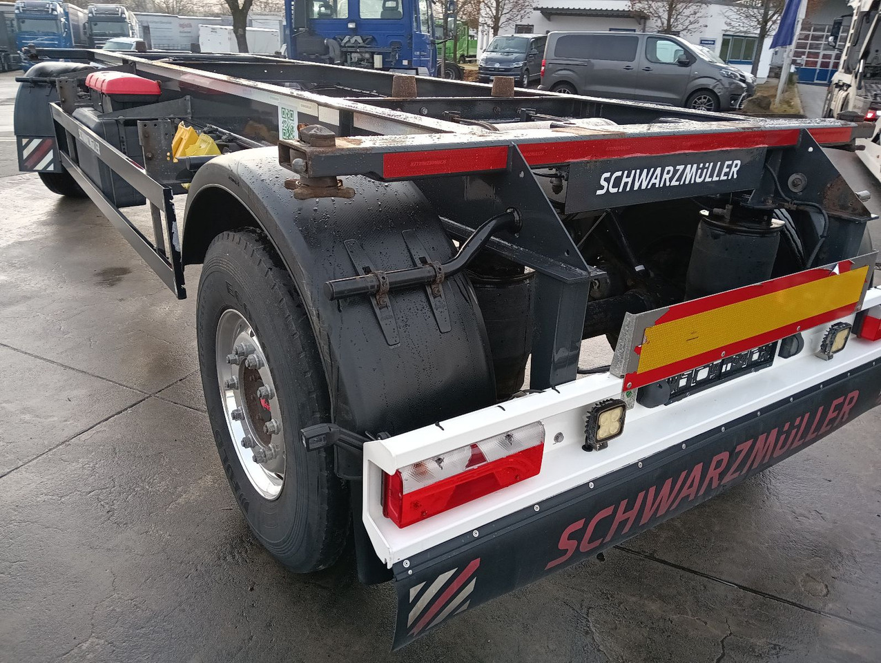 Schwarzmüller 2-A BDF 1,22/1,32 ALCOA Alufelgen ADR 120tkm TÜV Schwarzmüller 2-A BDF 1,22/1,32 ALCOA Alufelgen ADR 120tkm TÜV - Remolque portacontenedore/ Intercambiable: foto 1 Schwarzmüller 2-A BDF 1,22/1,32 ALCOA Alufelgen ADR 120tkm TÜV Schwarzmüller 2-A BDF 1,22/1,32 ALCOA Alufelgen ADR 120tkm TÜV - Remolque portacontenedore/ Intercambiable: foto 1