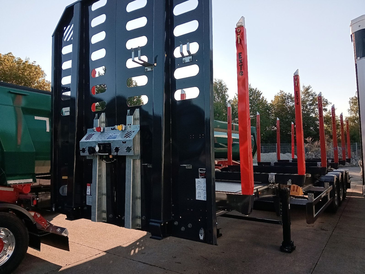 Schwarzmüller 3-A Rungensattel 6xExte144S 5560kg NEU sofort Schwarzmüller 3-A Rungensattel 6xExte144S 5560kg NEU sofort - Semirremolque maderero: foto 5 Schwarzmüller 3-A Rungensattel 6xExte144S 5560kg NEU sofort Schwarzmüller 3-A Rungensattel 6xExte144S 5560kg NEU sofort - Semirremolque maderero: foto 5