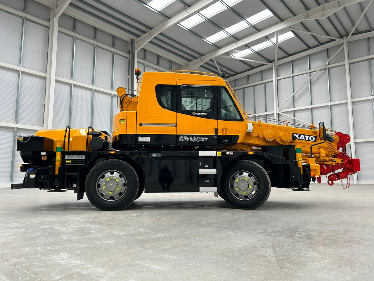 KATO CR-130Rv - 13 Ton City Crane with Joystick Control - Autogrúa: foto 2 KATO CR-130Rv - 13 Ton City Crane with Joystick Control - Autogrúa: foto 2