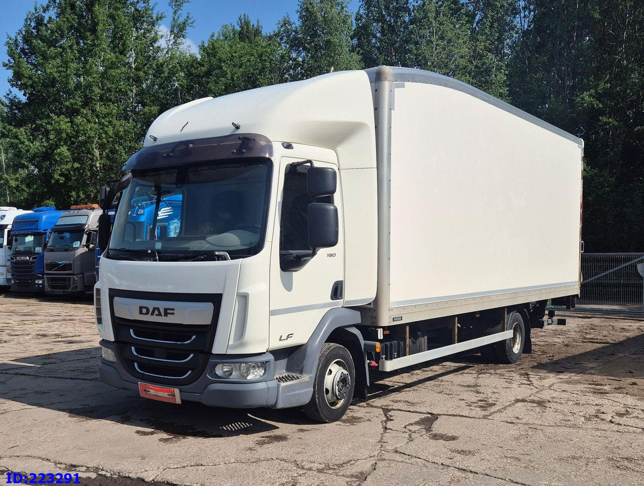 DAF LF 180 FA - Euro6 - Manual - Camión caja cerrada: foto 1 DAF LF 180 FA - Euro6 - Manual - Camión caja cerrada: foto 1