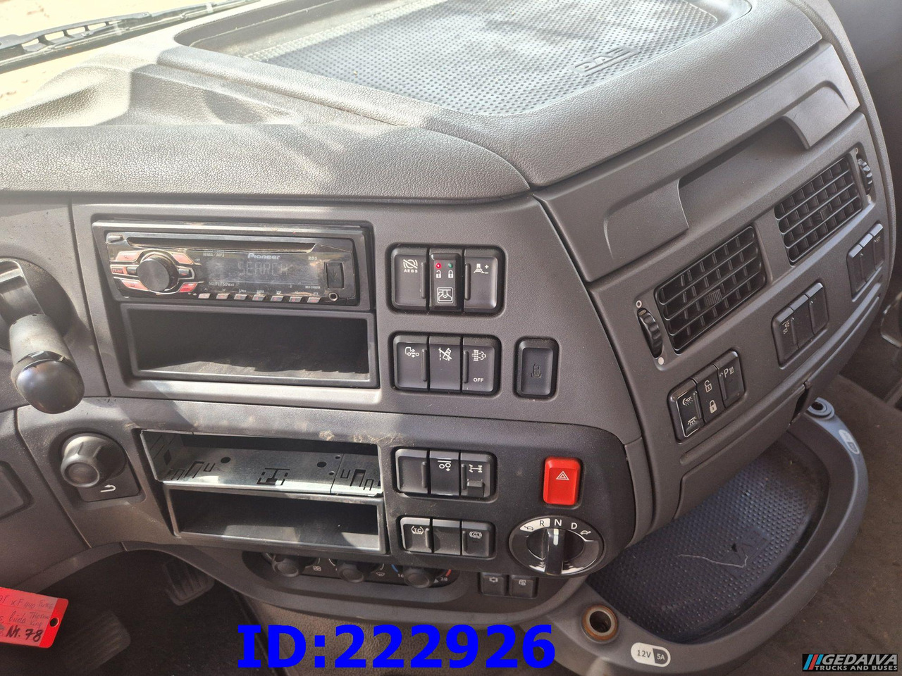 Camión isotérmico DAF XF 106 440 FAR 6x2 Euro6: foto 15