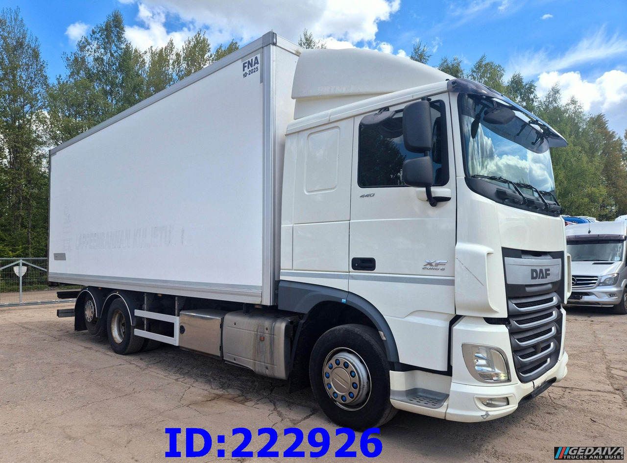 DAF XF 106 440 FAR 6x2 Euro6 - Camión isotérmico: foto 1 DAF XF 106 440 FAR 6x2 Euro6 - Camión isotérmico: foto 1