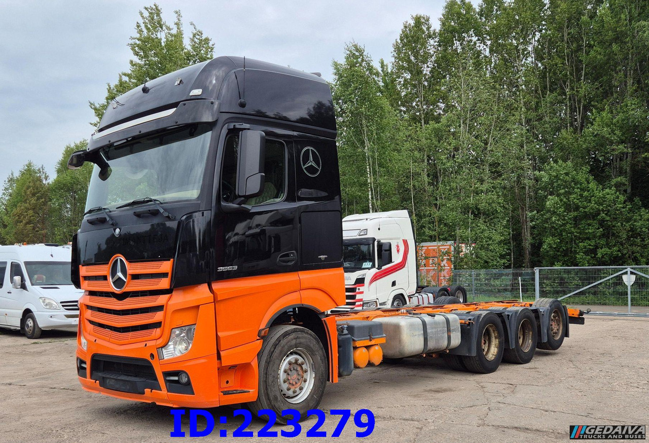 MERCEDES-BENZ Actros 3563 8×4 ( Steering axle) - Camión chasis: foto 1 MERCEDES-BENZ Actros 3563 8×4 ( Steering axle) - Camión chasis: foto 1