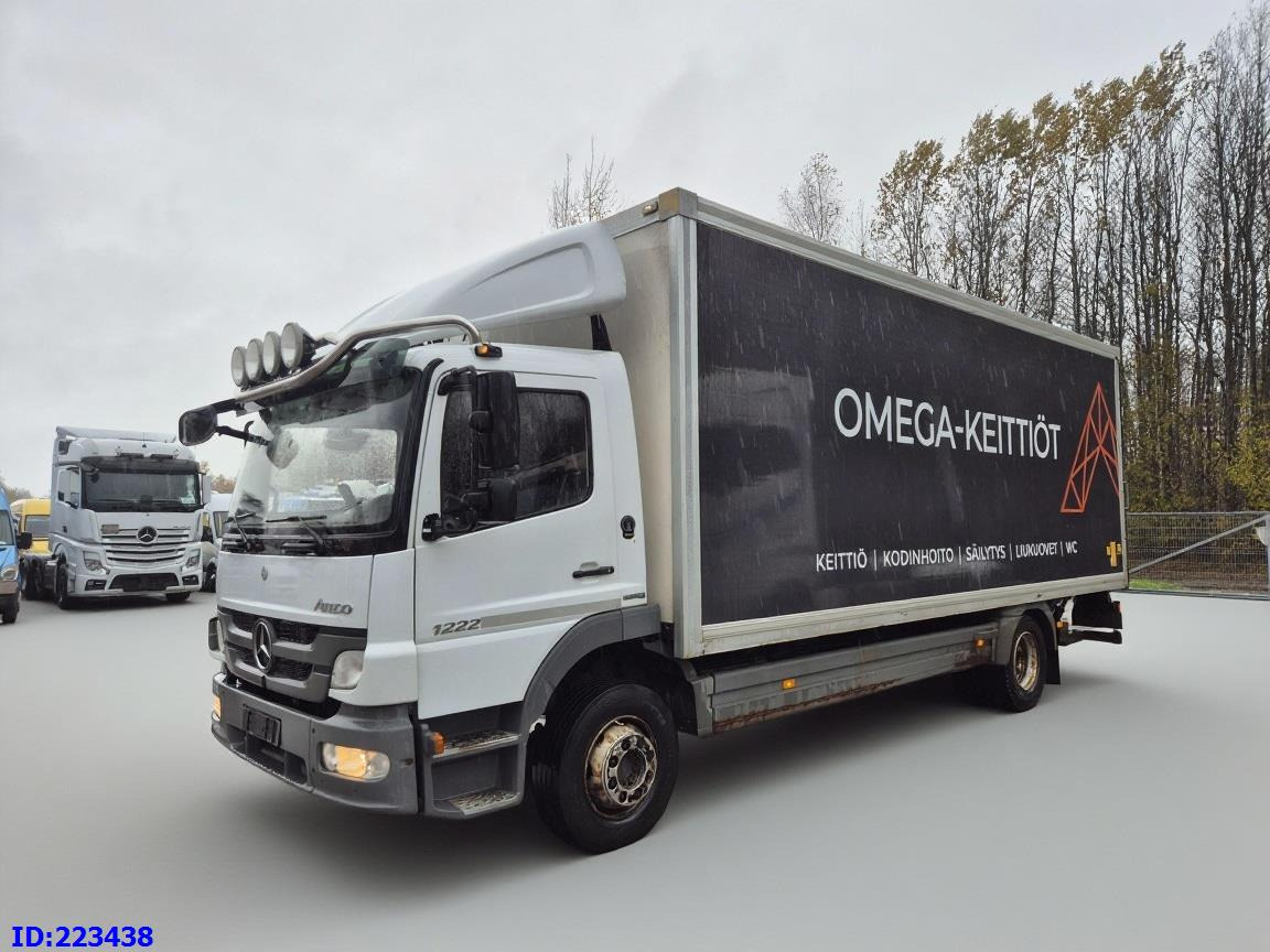 MERCEDES-BENZ Atego 1222 - Camión caja cerrada: foto 1 MERCEDES-BENZ Atego 1222 - Camión caja cerrada: foto 1