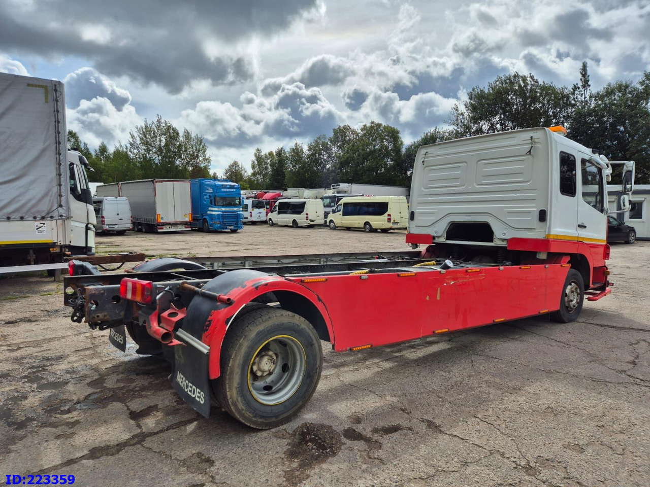 MERCEDES-BENZ Atego 1224 - Camión chasis: foto 4 MERCEDES-BENZ Atego 1224 - Camión chasis: foto 4