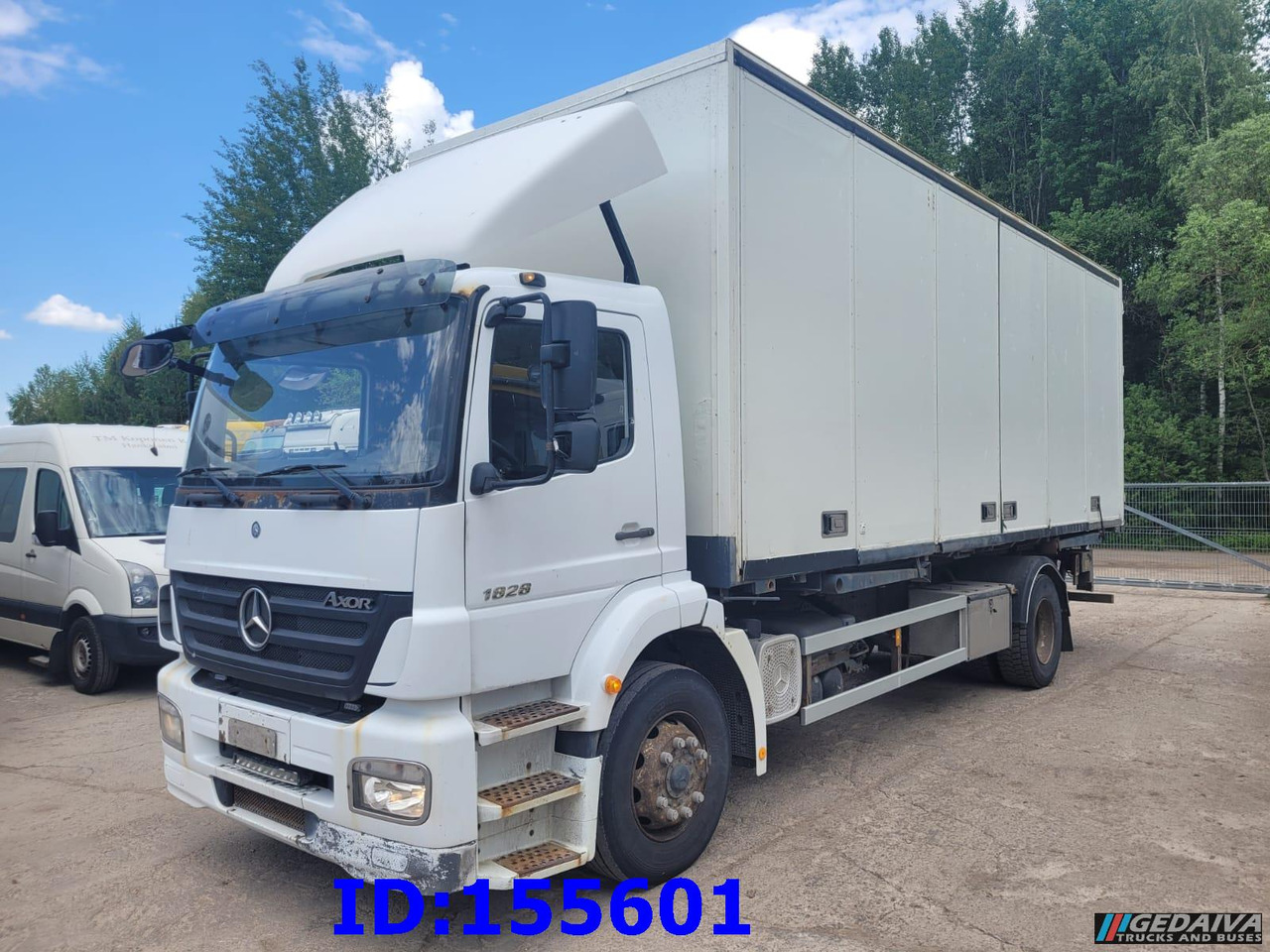 MERCEDES-BENZ Axor 1828 Manual - Camión isotérmico: foto 1 MERCEDES-BENZ Axor 1828 Manual - Camión isotérmico: foto 1