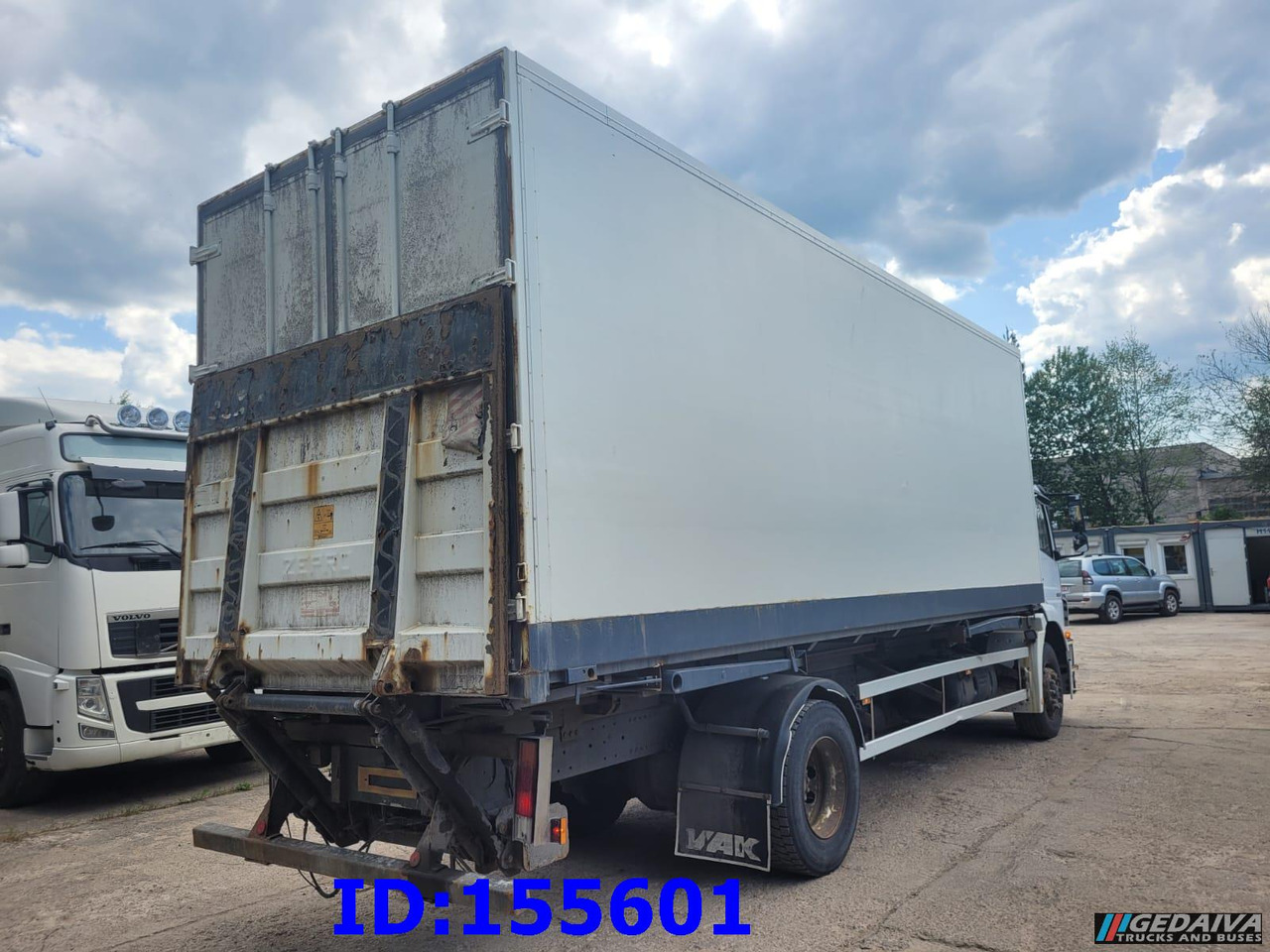 MERCEDES-BENZ Axor 1828 Manual - Camión isotérmico: foto 5 MERCEDES-BENZ Axor 1828 Manual - Camión isotérmico: foto 5