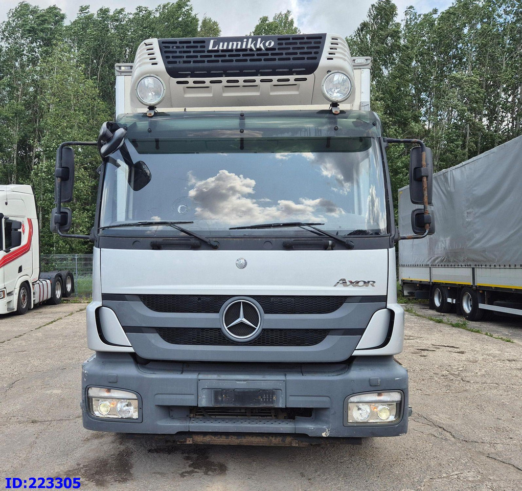 MERCEDES-BENZ Axor 1829 Euro5 Manual + Tail lift - Camión frigorífico: foto 2 MERCEDES-BENZ Axor 1829 Euro5 Manual + Tail lift - Camión frigorífico: foto 2