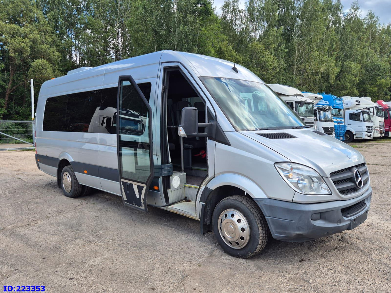 MERCEDES-BENZ Sprinter 518 - 23 Seater - Autocar: foto 4 MERCEDES-BENZ Sprinter 518 - 23 Seater - Autocar: foto 4