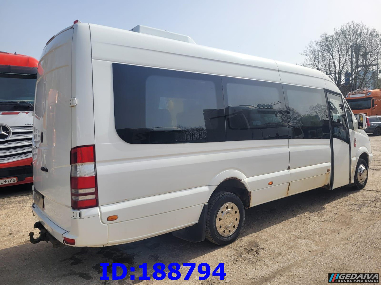 MERCEDES-BENZ Sprinter 518 - Kasten VIP - 20 Seater - Autocar: foto 4 MERCEDES-BENZ Sprinter 518 - Kasten VIP - 20 Seater - Autocar: foto 4