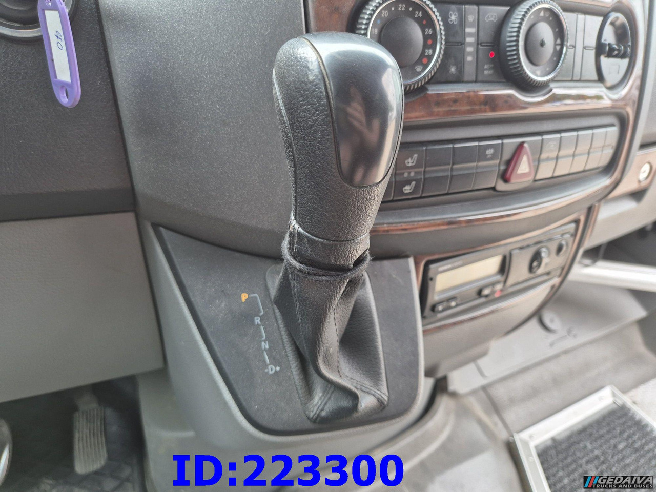 Autocar MERCEDES-BENZ Sprinter 518 VIP - 17 Seater: foto 13