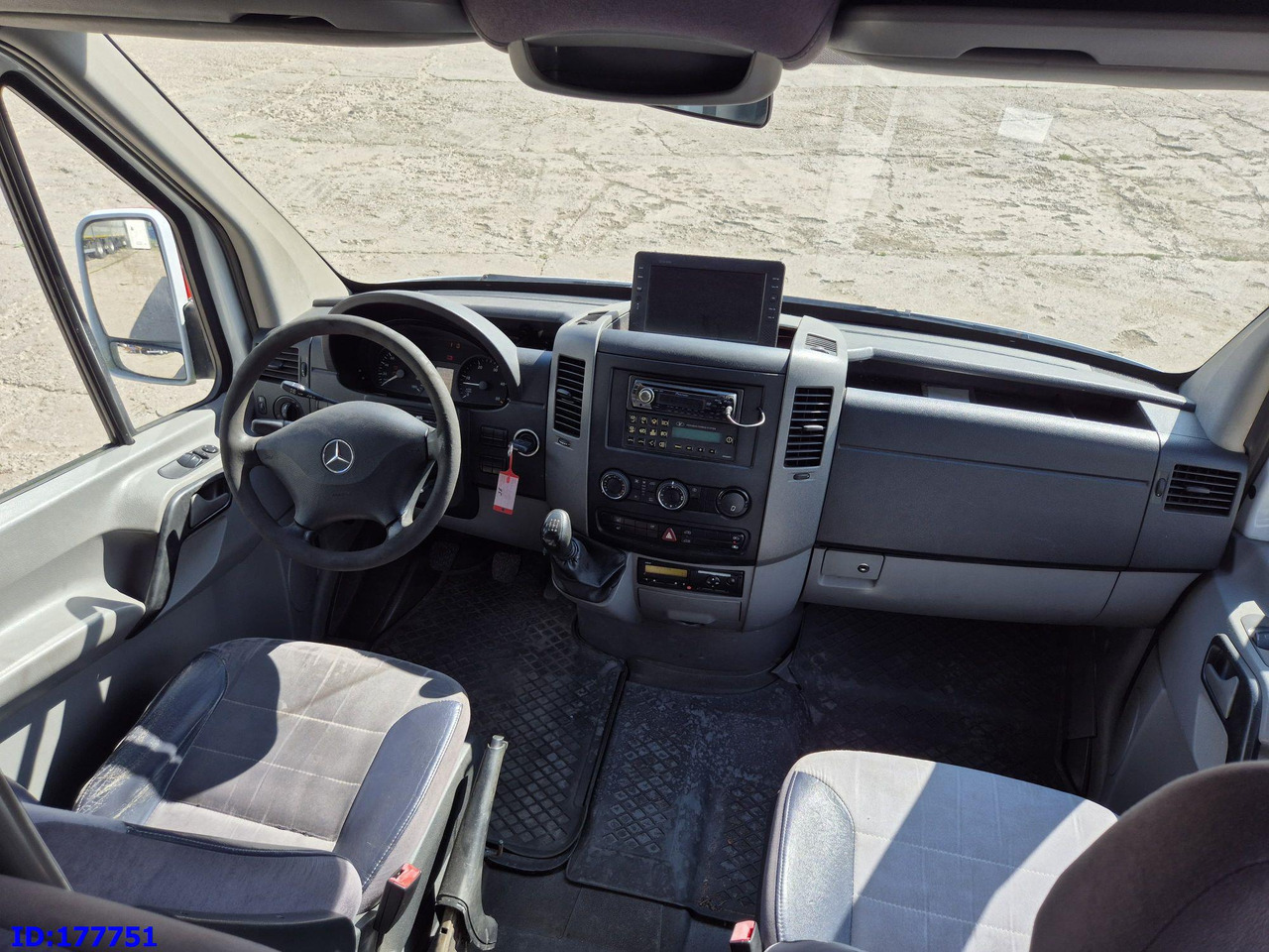 Minibús, Furgoneta de pasajeros MERCEDES-BENZ Sprinter 518 - VIP - 17-seater: foto 7 Minibús, Furgoneta de pasajeros MERCEDES-BENZ Sprinter 518 - VIP - 17-seater: foto 7