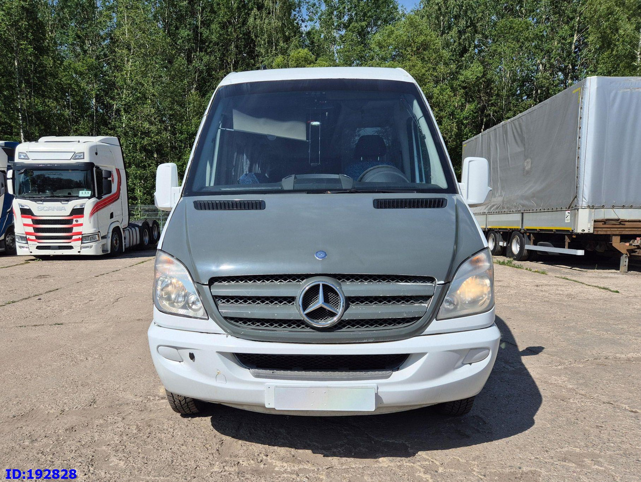 MERCEDES-BENZ Sprinter 519 - 17 place - Euro5 - Minibús, Furgoneta de pasajeros: foto 2 MERCEDES-BENZ Sprinter 519 - 17 place - Euro5 - Minibús, Furgoneta de pasajeros: foto 2