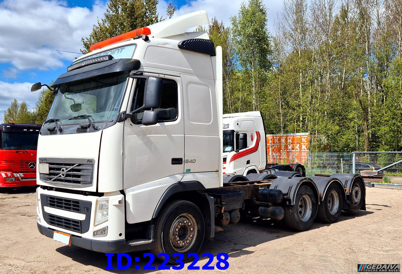 VOLVO FH13 540HP 8X4 Euro5 - Camión chasis: foto 1 VOLVO FH13 540HP 8X4 Euro5 - Camión chasis: foto 1