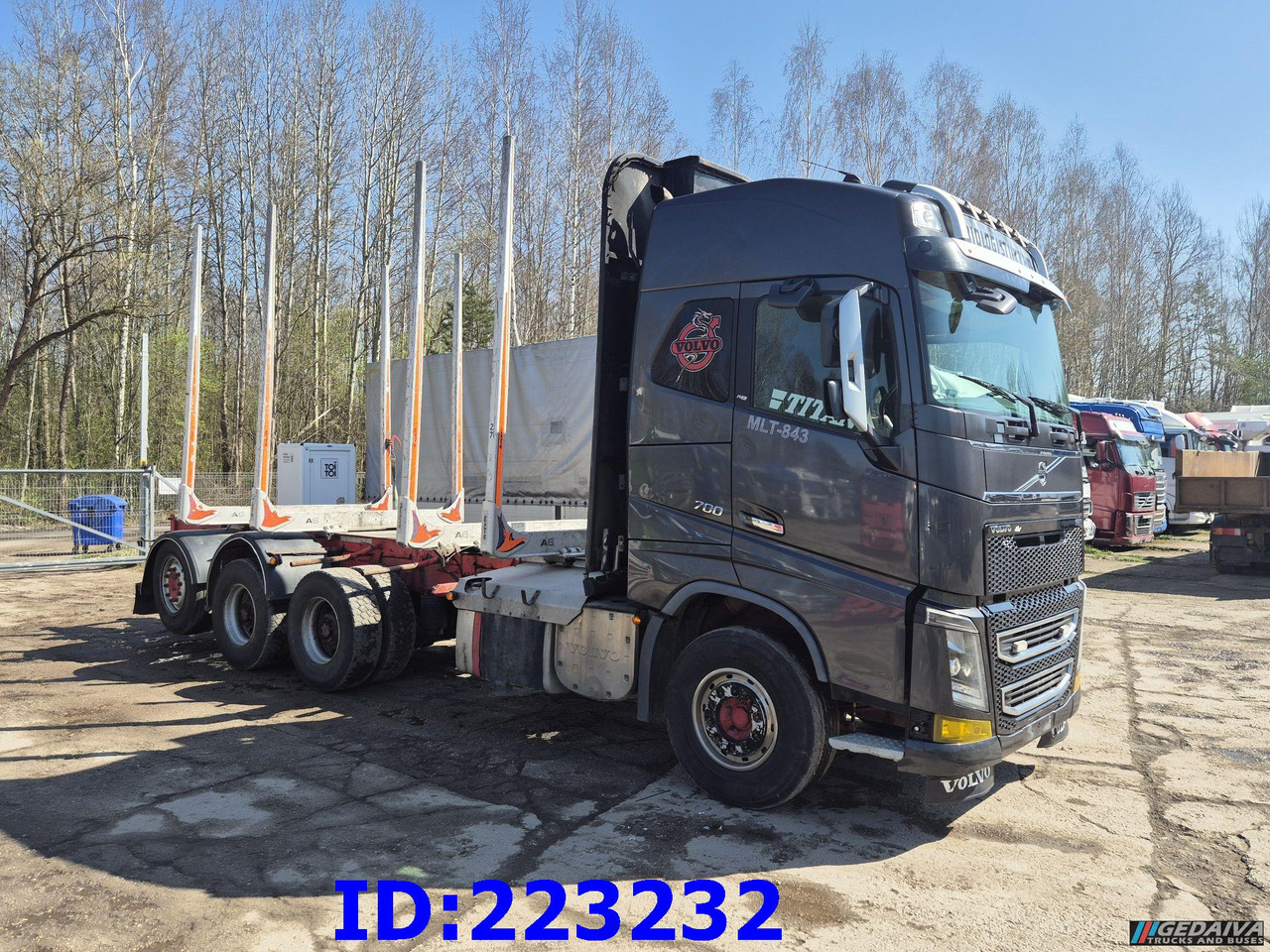 VOLVO FH16 700HP 8X4 Big Axles - Camión forestal: foto 4 VOLVO FH16 700HP 8X4 Big Axles - Camión forestal: foto 4
