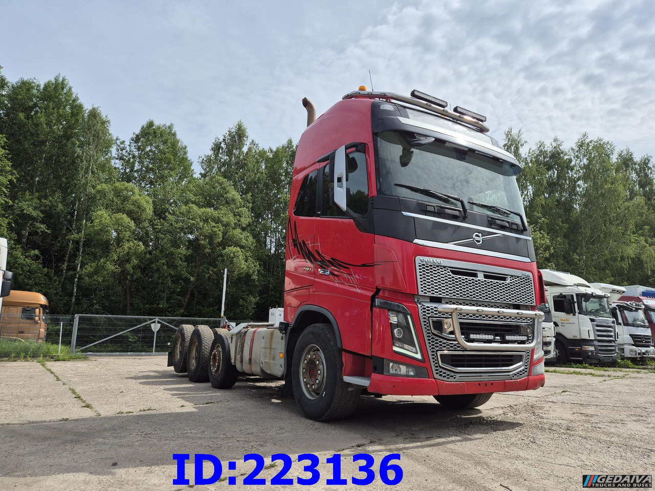 VOLVO FH16 750HP - 8x4 -Big Axles - Camión forestal: foto 4 VOLVO FH16 750HP - 8x4 -Big Axles - Camión forestal: foto 4