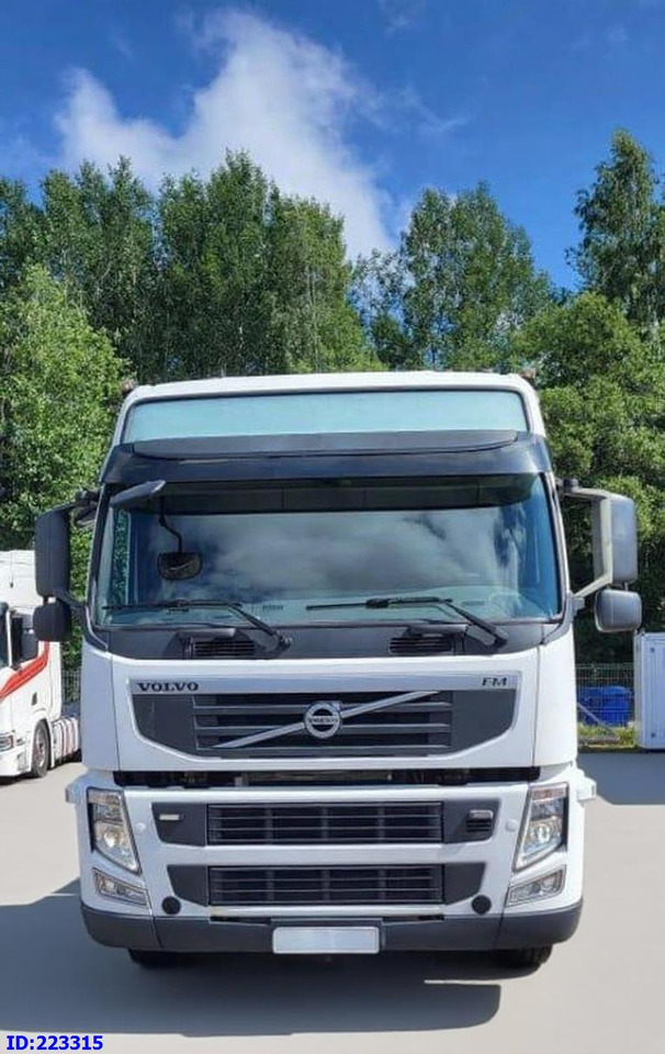 VOLVO FM 500HP 6x2 Euro5 - Camión chasis: foto 2 VOLVO FM 500HP 6x2 Euro5 - Camión chasis: foto 2