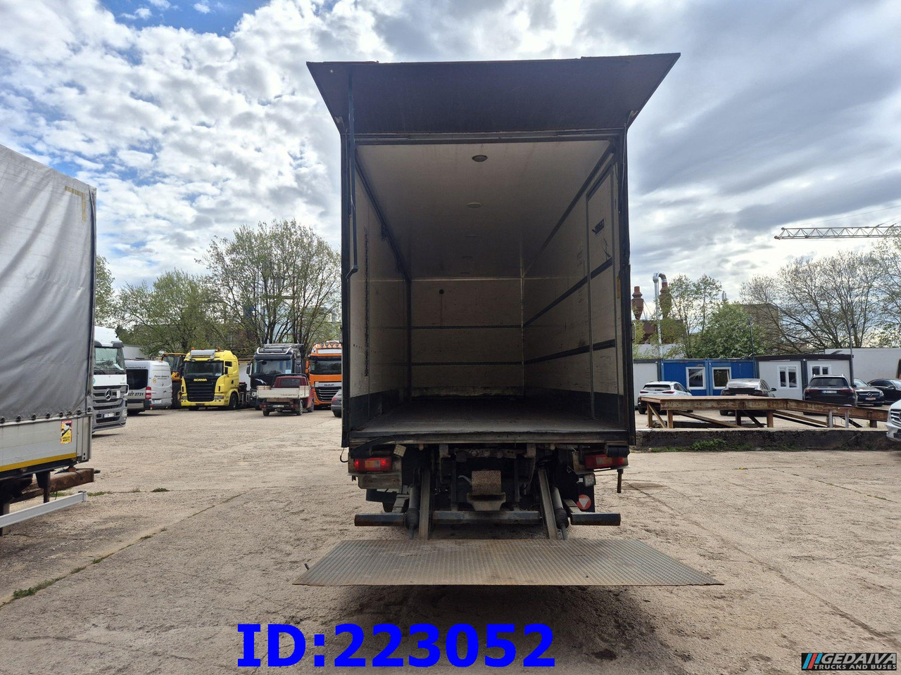 VOLVO FM11 450HP 6x2 Euro5 - Camión caja cerrada: foto 5 VOLVO FM11 450HP 6x2 Euro5 - Camión caja cerrada: foto 5
