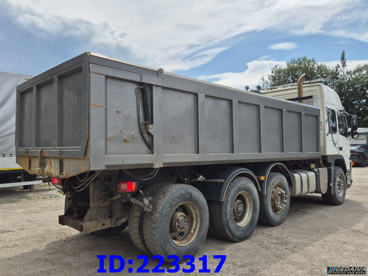 VOLVO FM13 480HP 8x4 (Big axle) - Camión volquete: foto 4 VOLVO FM13 480HP 8x4 (Big axle) - Camión volquete: foto 4