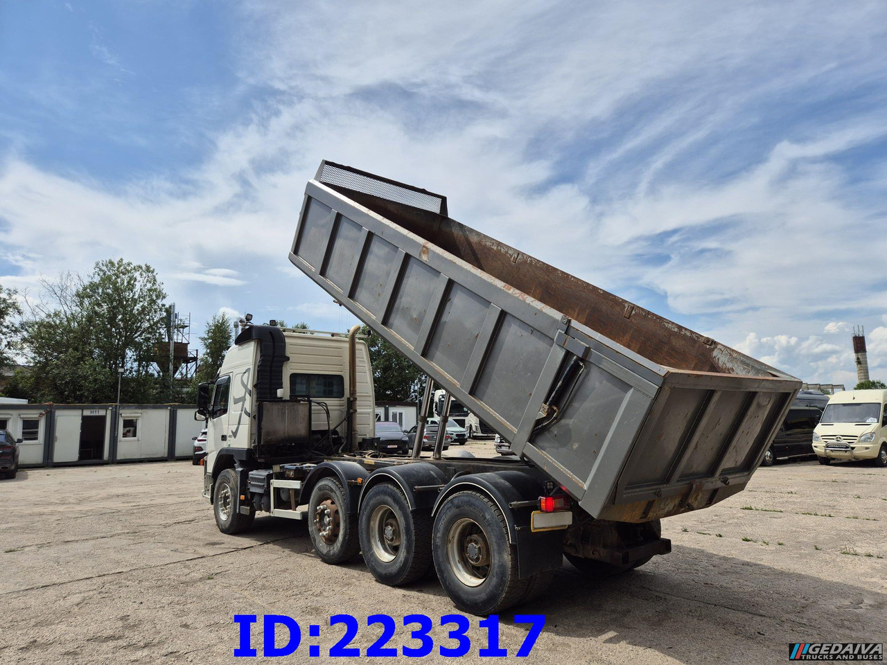 VOLVO FM13 480HP 8x4 (Big axle) - Camión volquete: foto 5 VOLVO FM13 480HP 8x4 (Big axle) - Camión volquete: foto 5