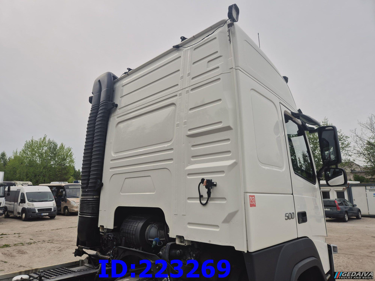 VOLVO FM13 500HP 8x2 (2 steering axels) - Camión chasis: foto 4 VOLVO FM13 500HP 8x2 (2 steering axels) - Camión chasis: foto 4