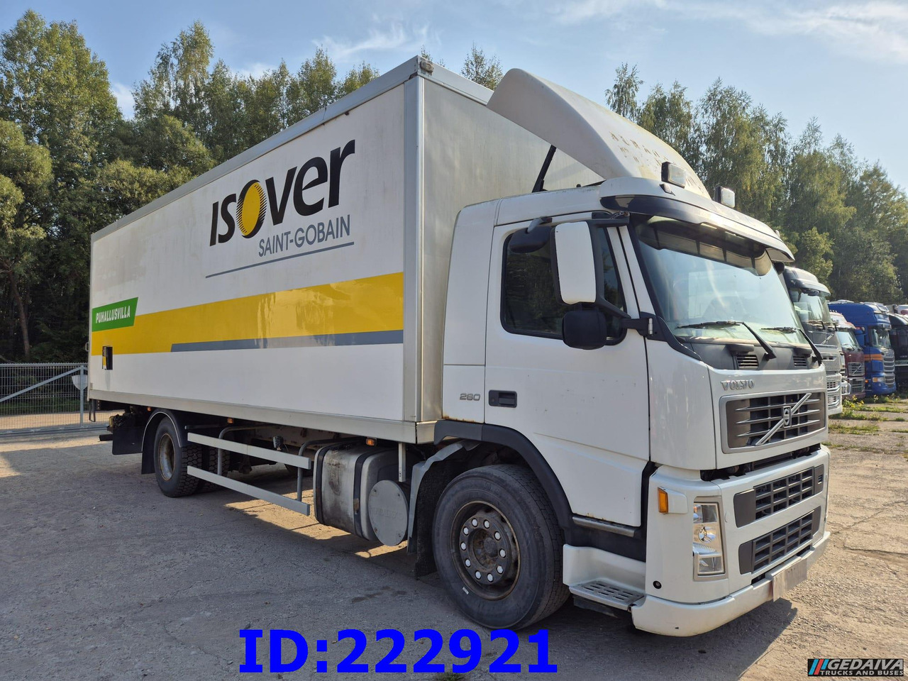 VOLVO FM9 260HP - Camión caja cerrada: foto 4 VOLVO FM9 260HP - Camión caja cerrada: foto 4