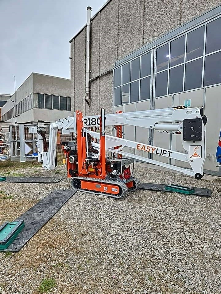 EasyLift R180 - Plataforma articulada, Plataforma araña: foto 1 EasyLift R180 - Plataforma articulada, Plataforma araña: foto 1