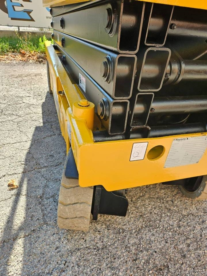 Plataforma de tijeras Haulotte Compact 10 N: foto 6 Plataforma de tijeras Haulotte Compact 10 N: foto 6