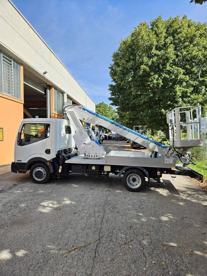 Multitel ALU 145 - Camión con plataforma elevadora: foto 5 Multitel ALU 145 - Camión con plataforma elevadora: foto 5
