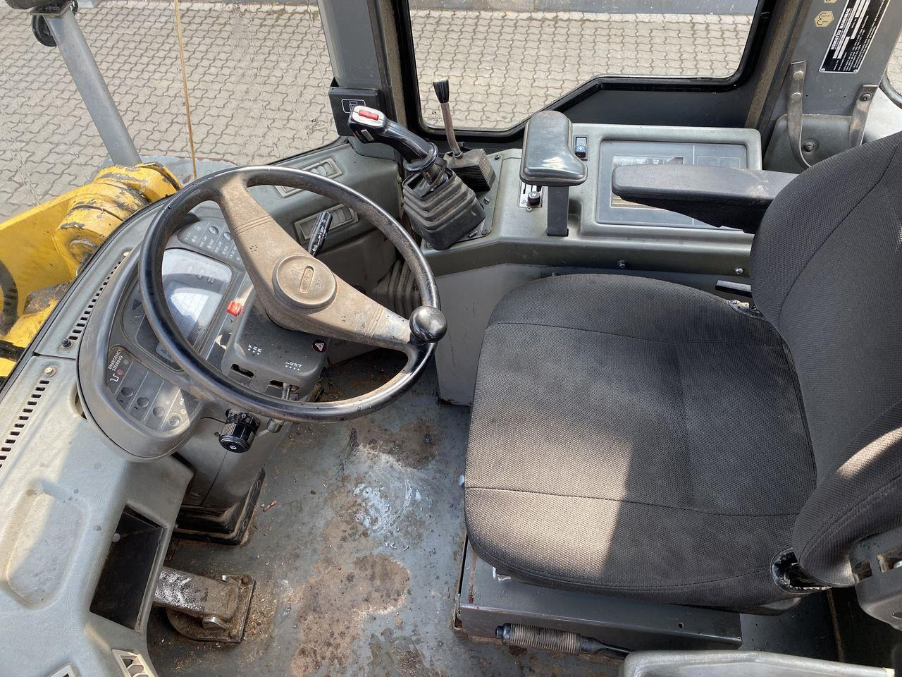 Komatsu WA270-3 - Cargadora de ruedas: foto 3 Komatsu WA270-3 - Cargadora de ruedas: foto 3