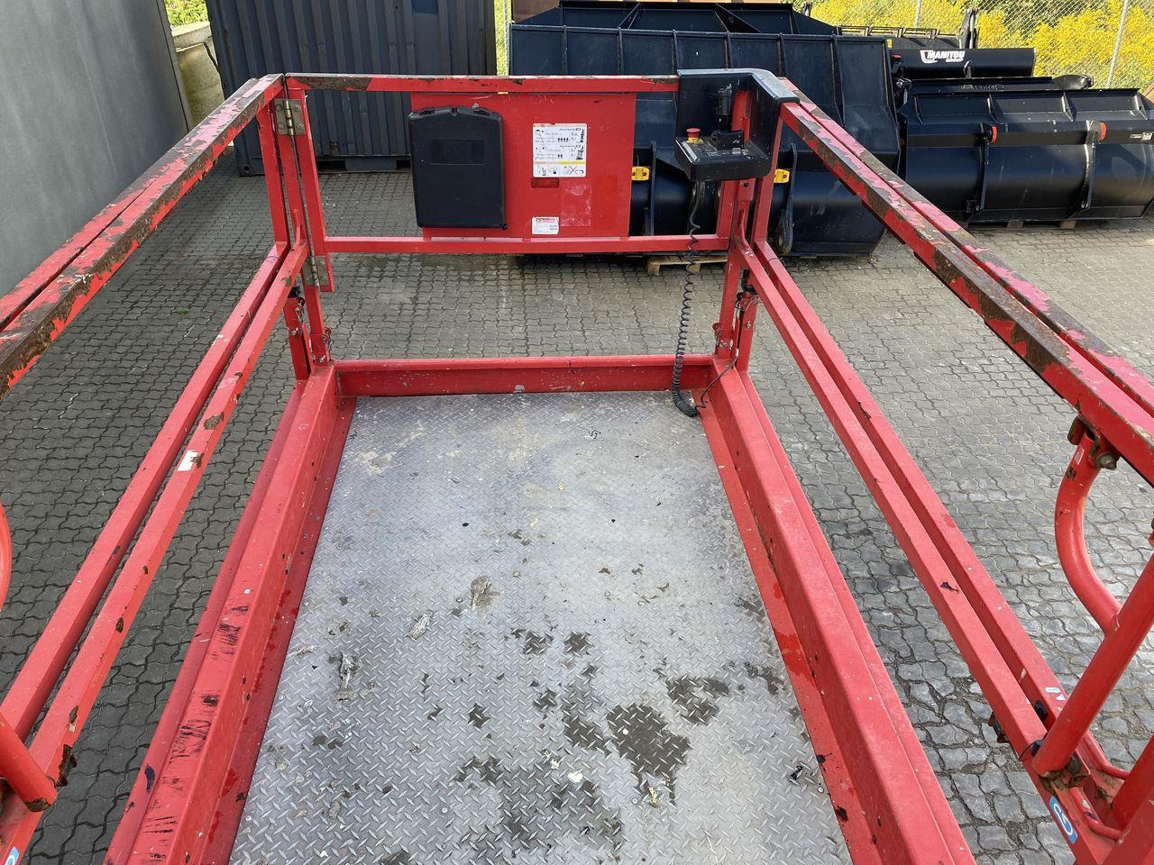 Manitou 120SC - Plataforma de tijeras: foto 3 Manitou 120SC - Plataforma de tijeras: foto 3