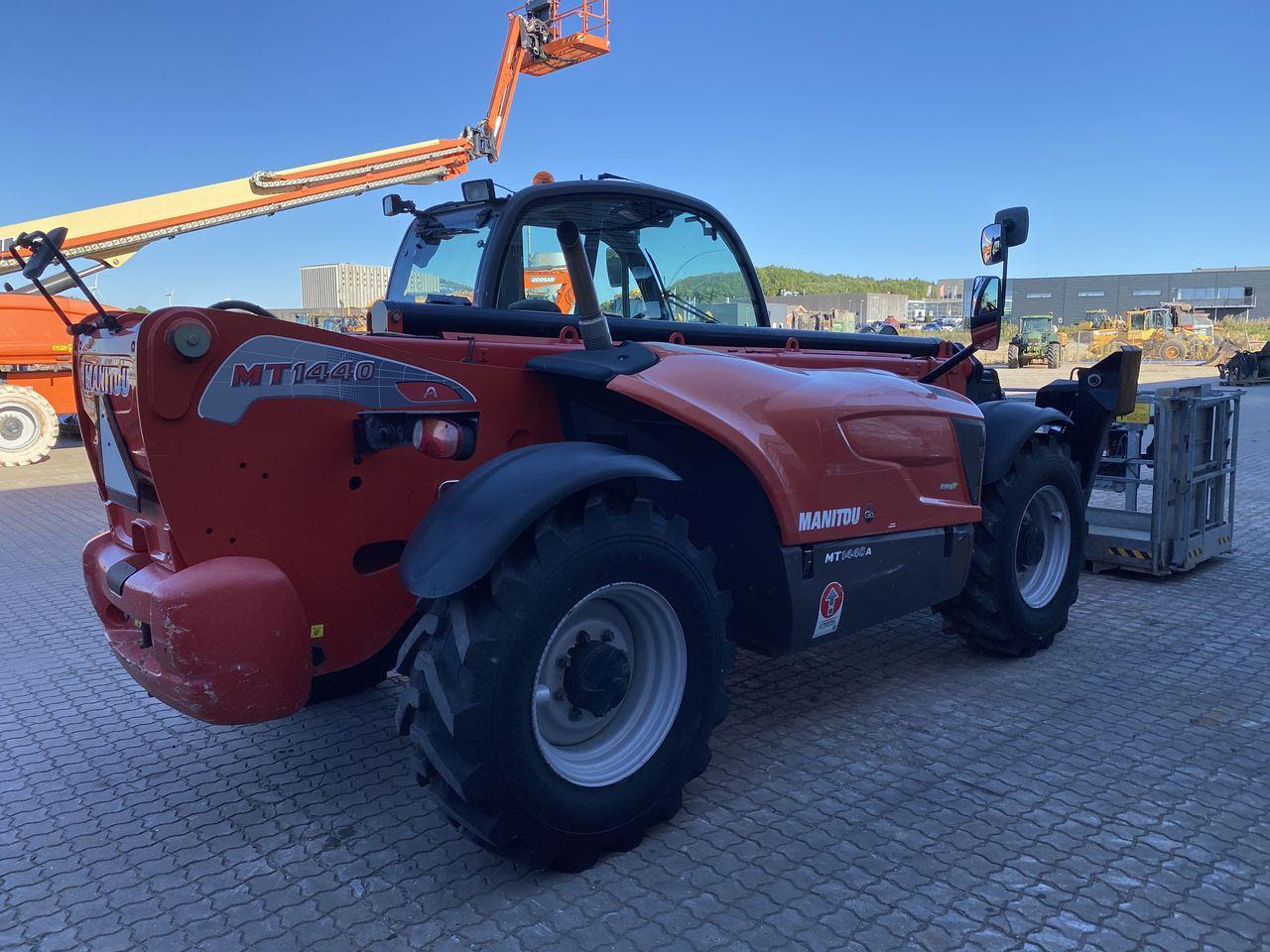 Manitou MT1440A ST3B - Manipulador telescópico: foto 4 Manitou MT1440A ST3B - Manipulador telescópico: foto 4