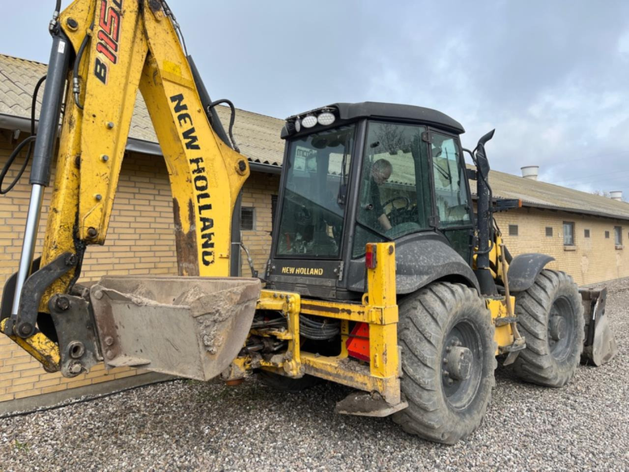 New Holland LB115 - Retroexcavadora: foto 2 New Holland LB115 - Retroexcavadora: foto 2