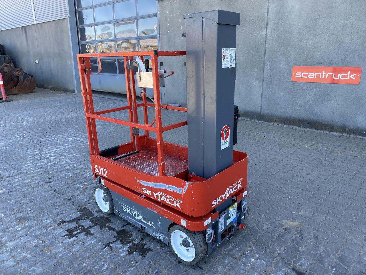 Skyjack SJ12 - Plataforma de mástil vertical: foto 2 Skyjack SJ12 - Plataforma de mástil vertical: foto 2
