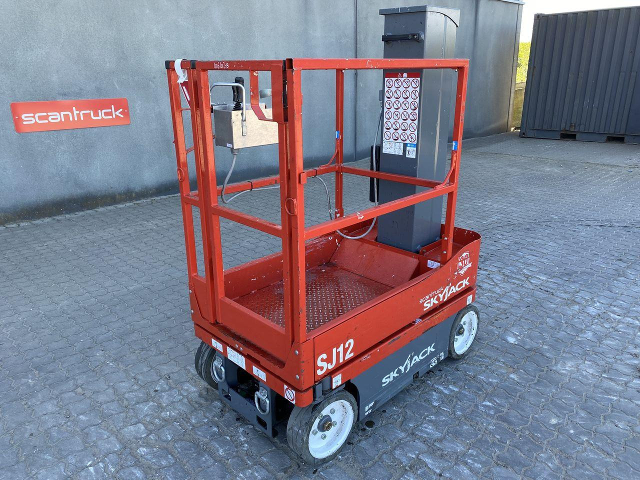 Skyjack SJ12 - Plataforma de mástil vertical: foto 1 Skyjack SJ12 - Plataforma de mástil vertical: foto 1