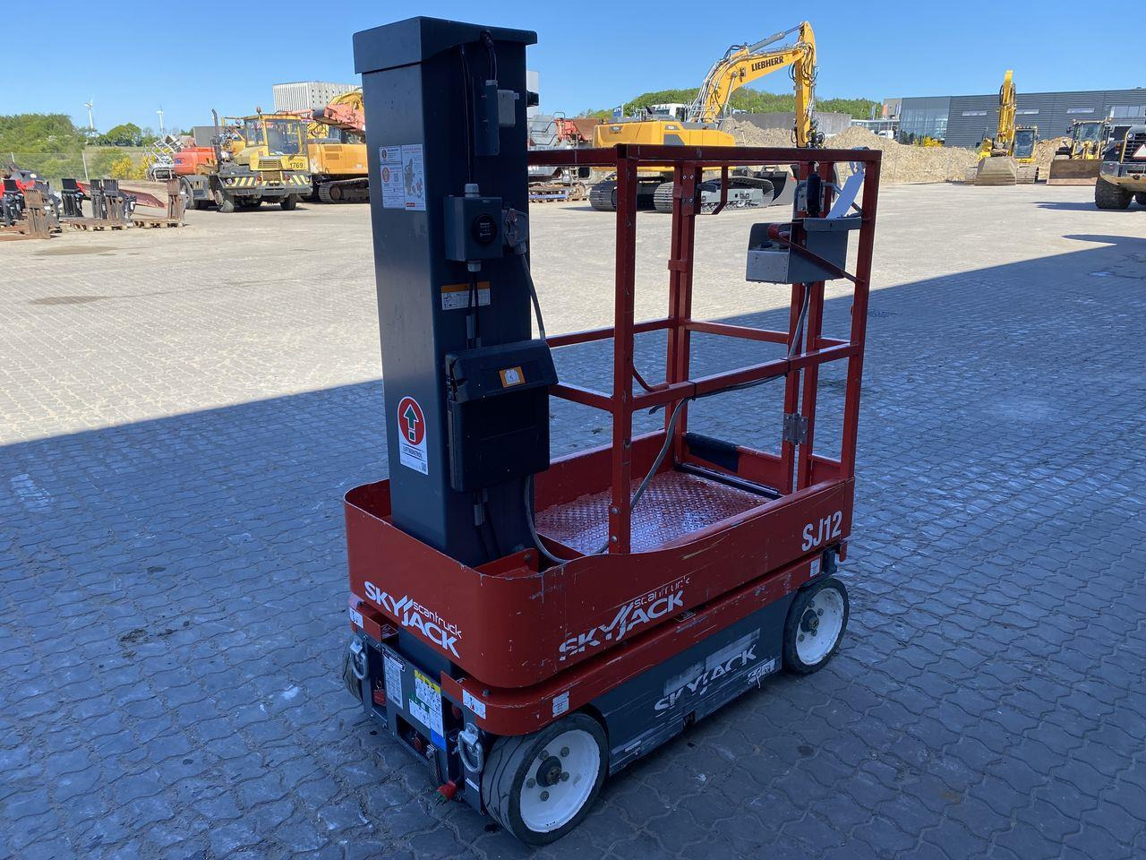 Skyjack SJ12 - Plataforma de mástil vertical: foto 4 Skyjack SJ12 - Plataforma de mástil vertical: foto 4